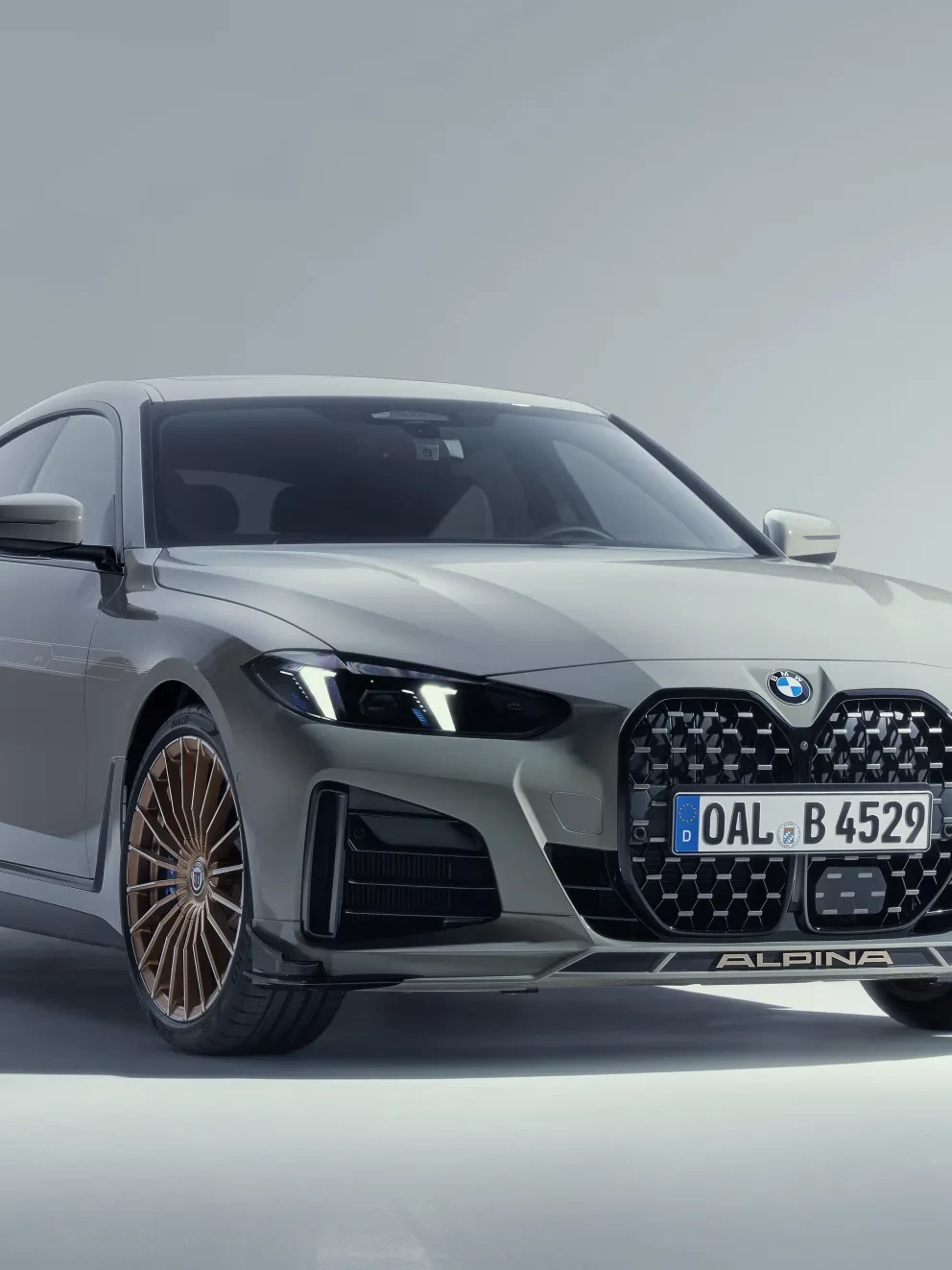 Voorzijde van de ALPINA B4 GT